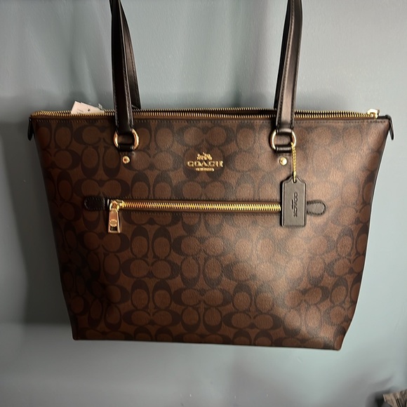COACH 📣 NWT Signature Gallery Tote in Brown / Black 📣 - Picture 2 of 10